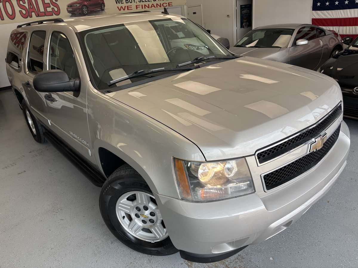 2008 Chevrolet Suburban LS photo 4