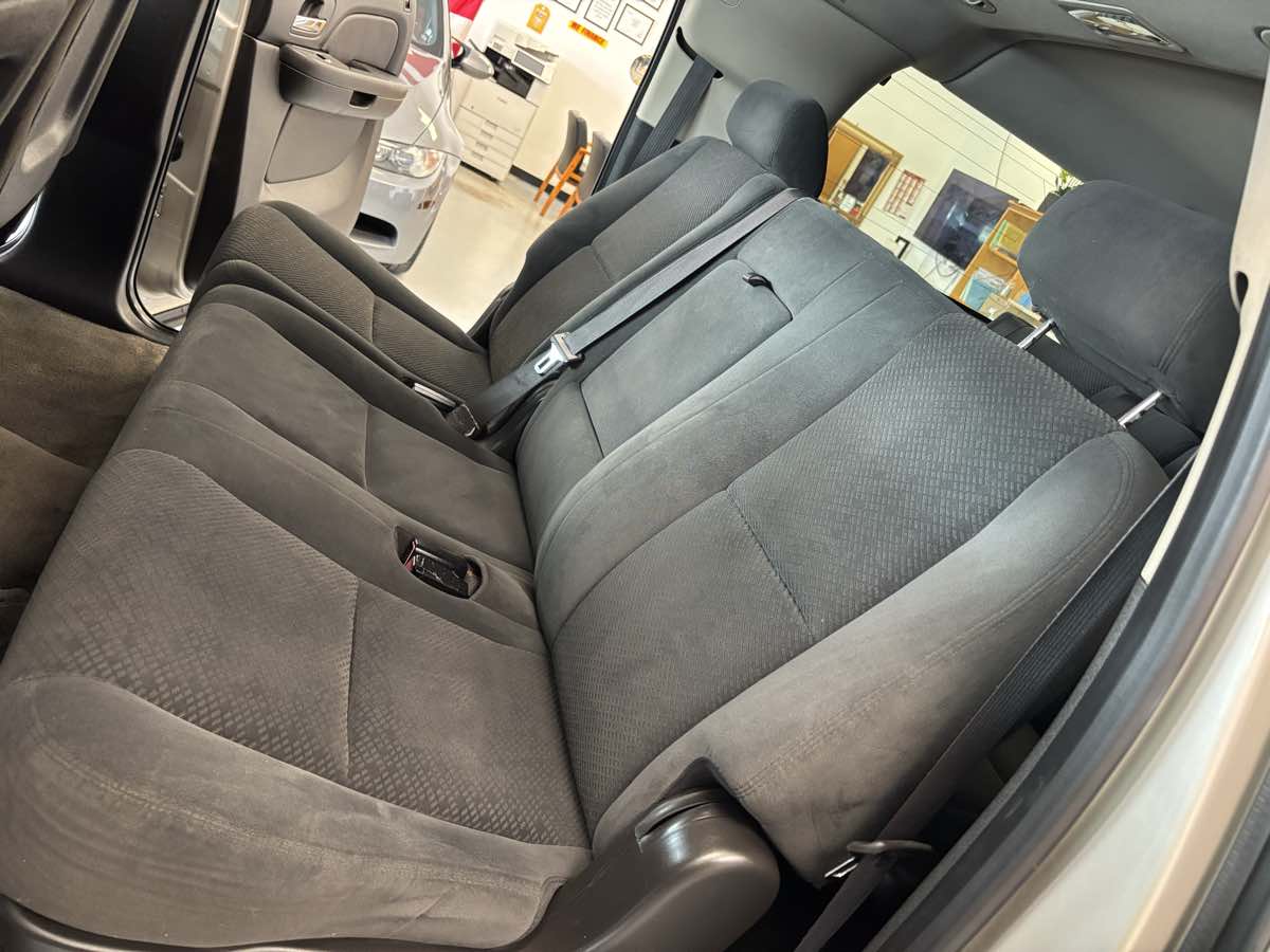 2008 Chevrolet Suburban LS - Photo 21