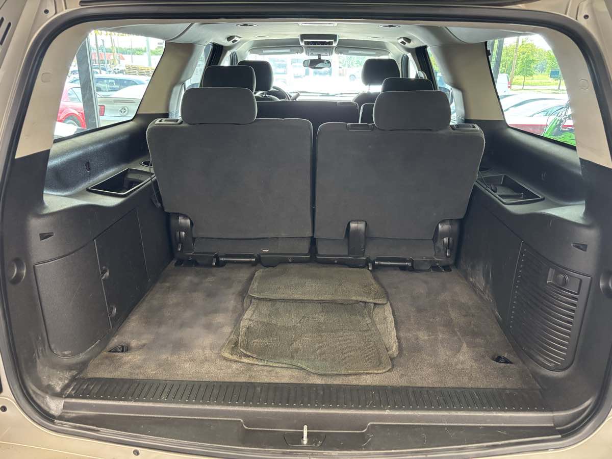 2008 Chevrolet Suburban LS - Photo 25