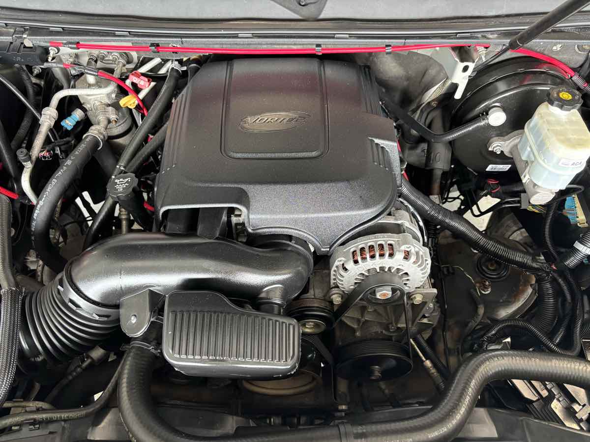 2008 Chevrolet Suburban LS - Photo 28
