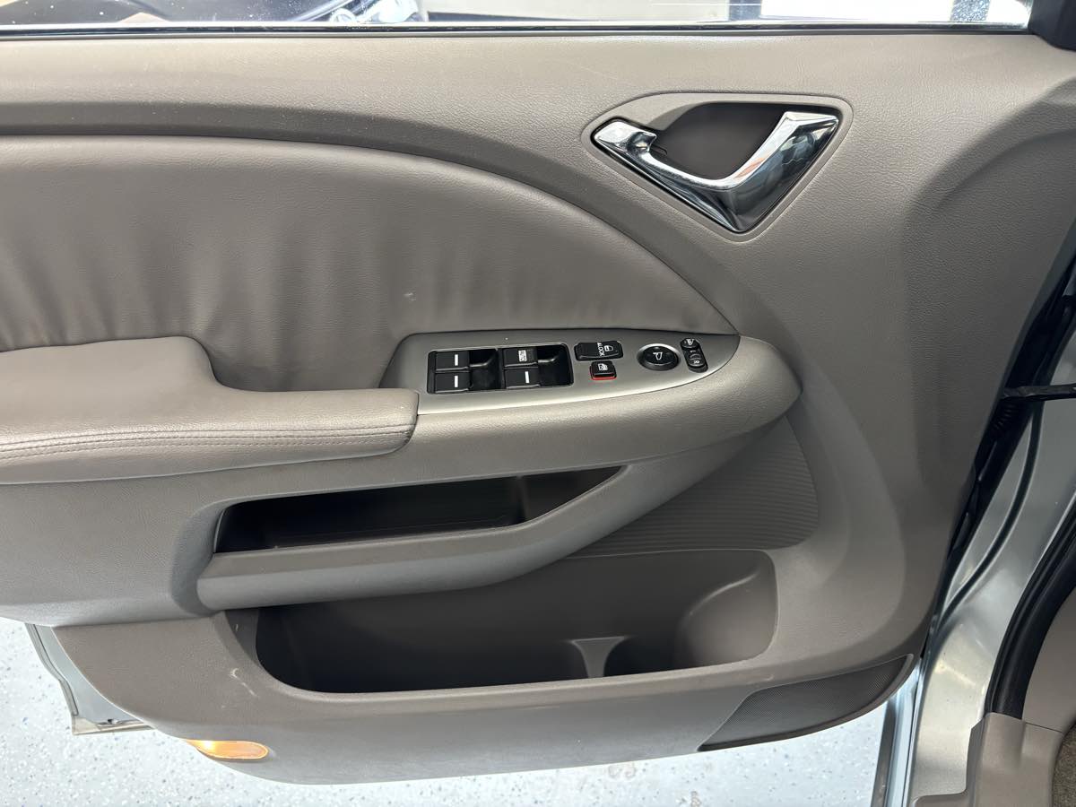 2010 Honda Odyssey EX-L photo 23
