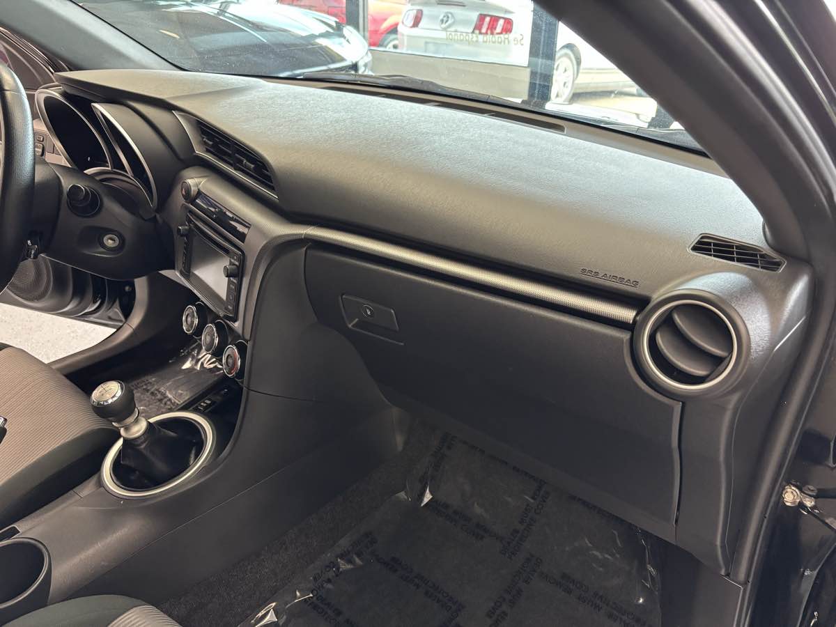 2014 Scion tC photo 15