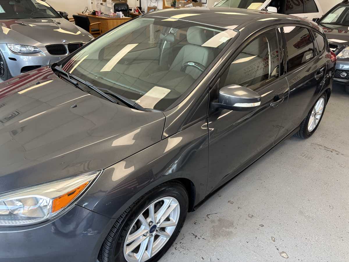 2016 Ford Focus SE photo 3