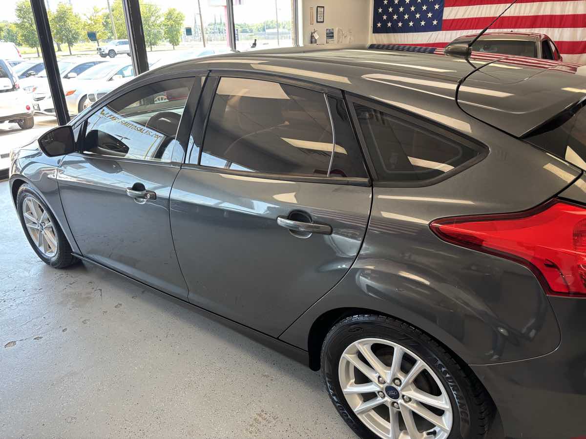 2016 Ford Focus SE photo 11