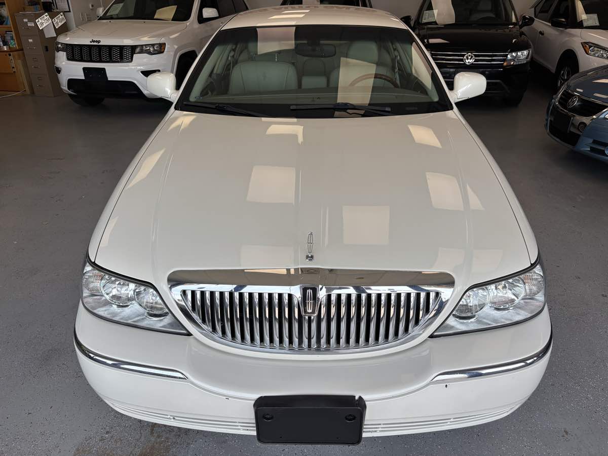 2004 Lincoln Town Car