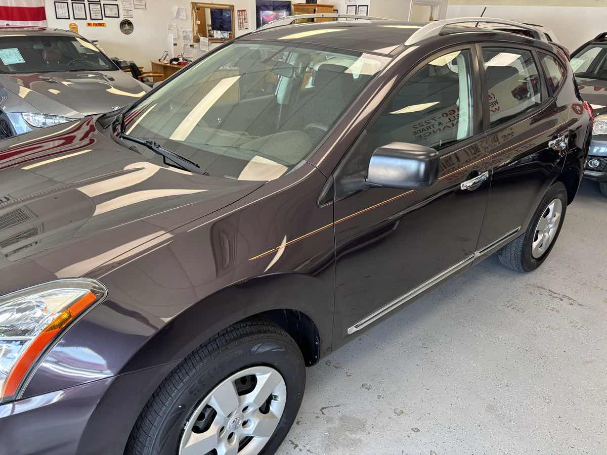 2014 Nissan Rogue Select S photo 3