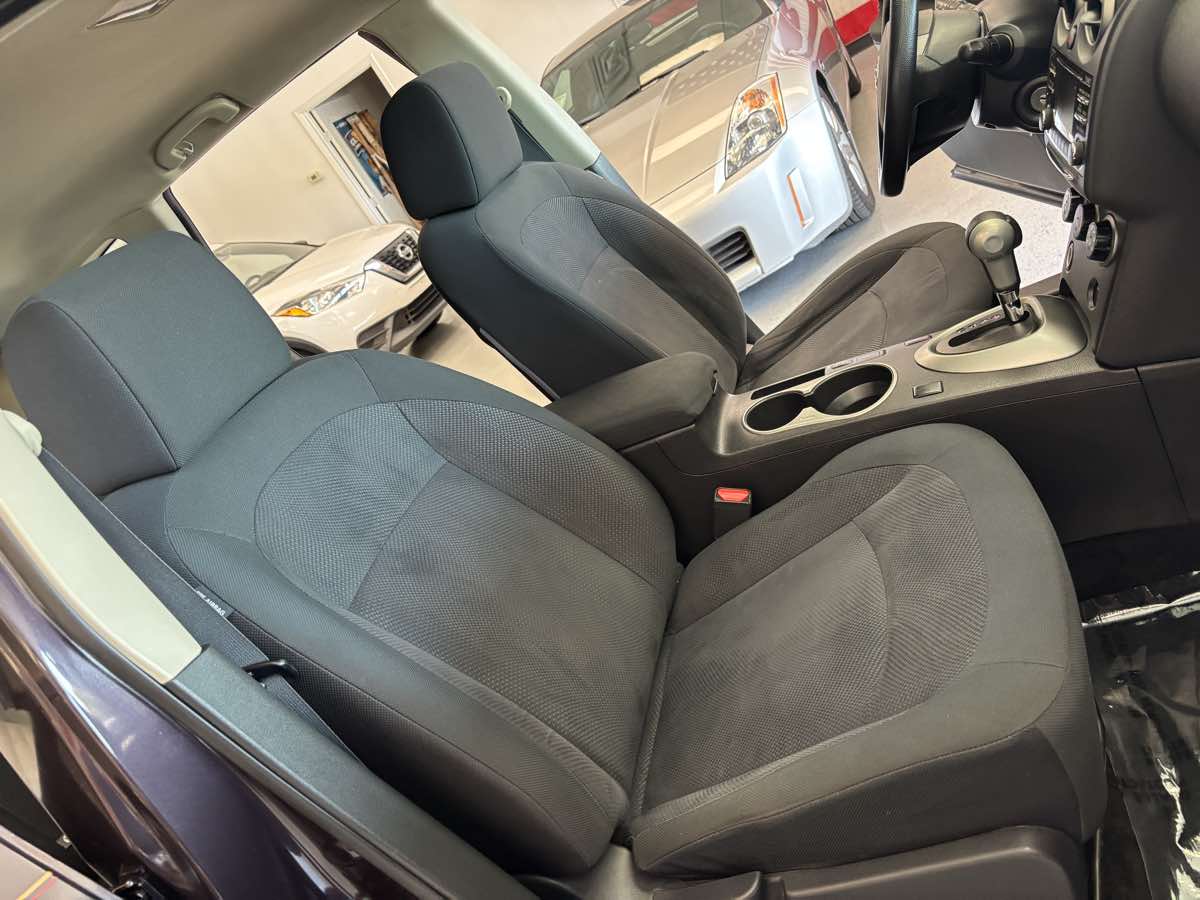 2014 Nissan Rogue Select S photo 16