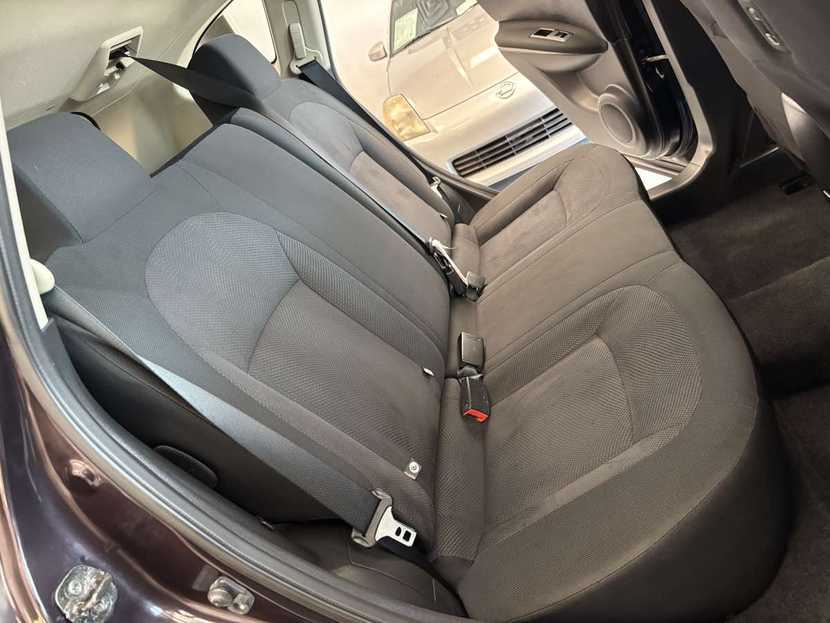 2014 Nissan Rogue Select S photo 18