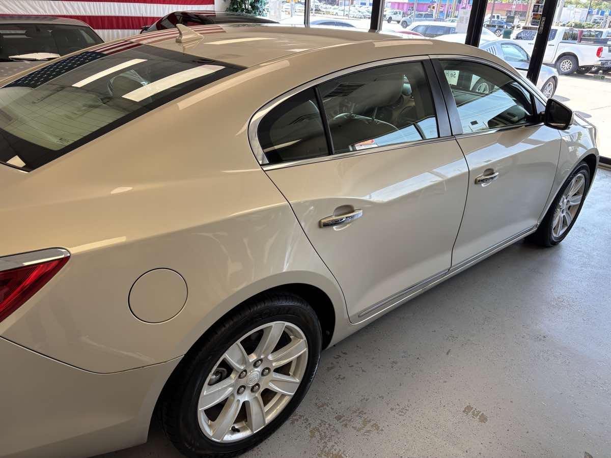 2010 Buick LaCrosse CXL photo 12
