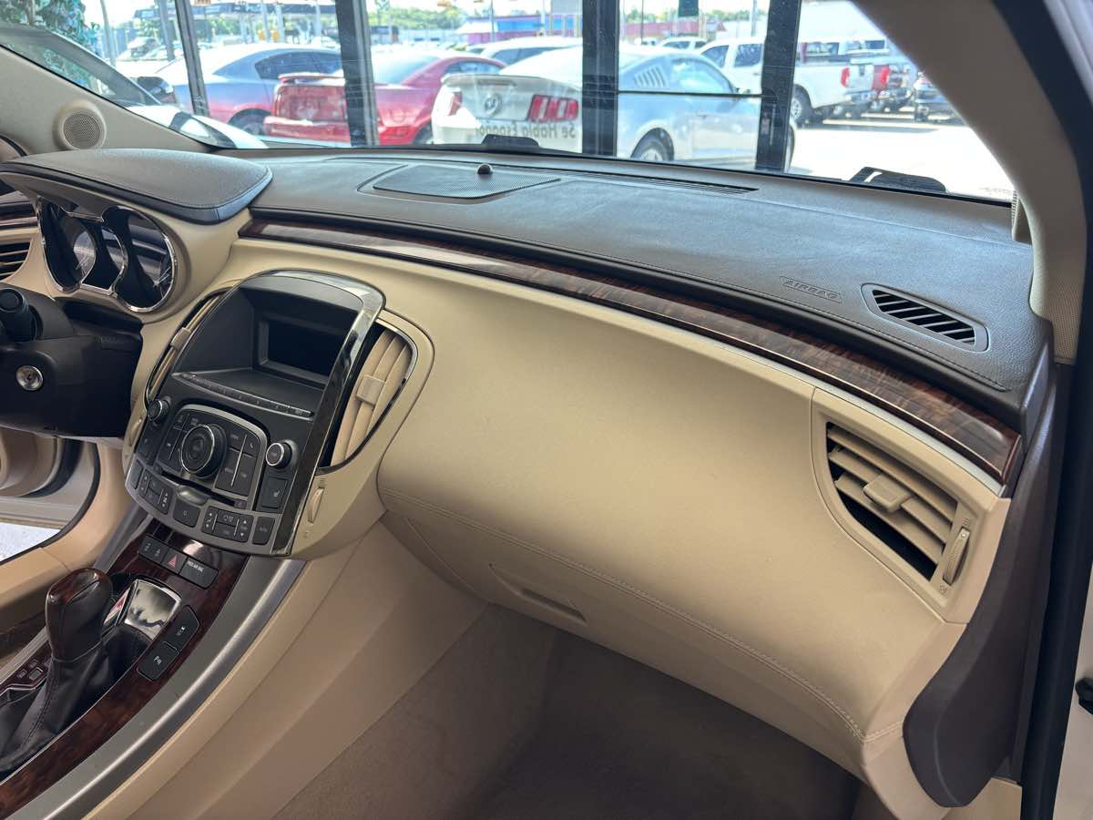 2010 Buick LaCrosse CXL photo 15