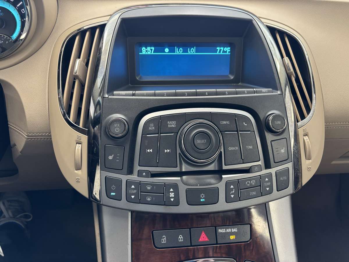 2010 Buick LaCrosse CXL photo 17
