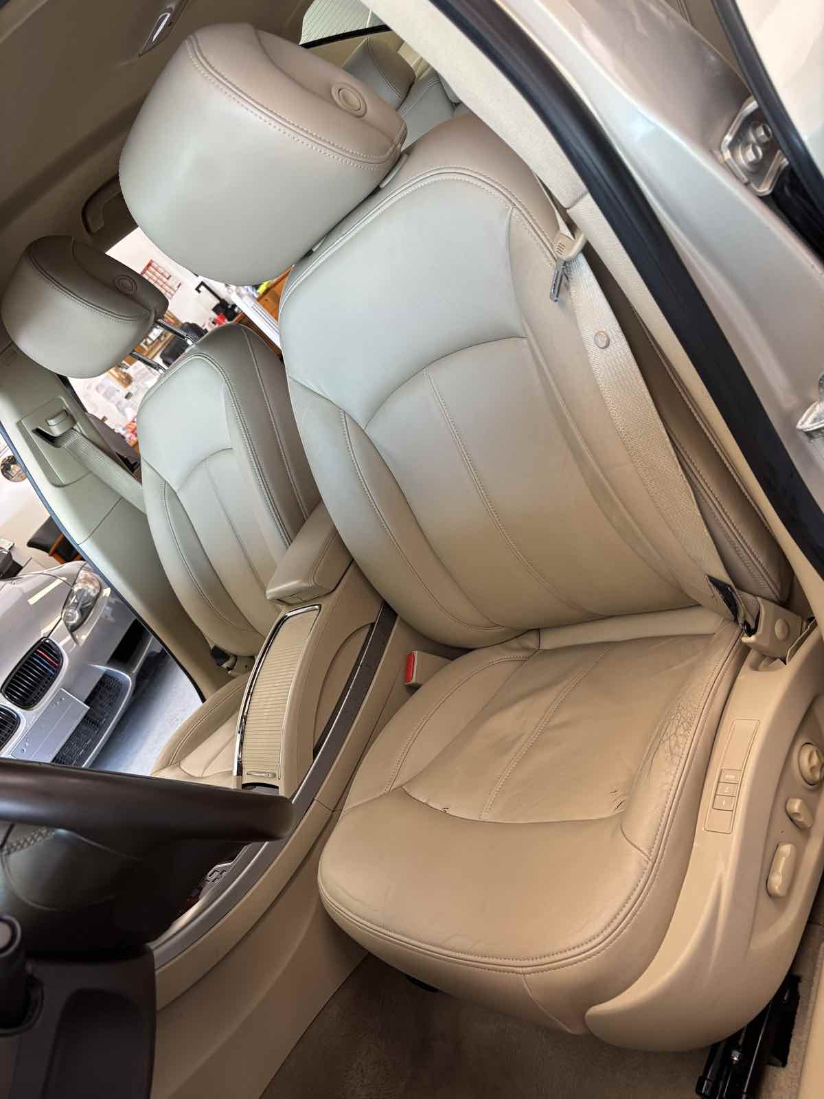 2010 Buick LaCrosse CXL photo 21