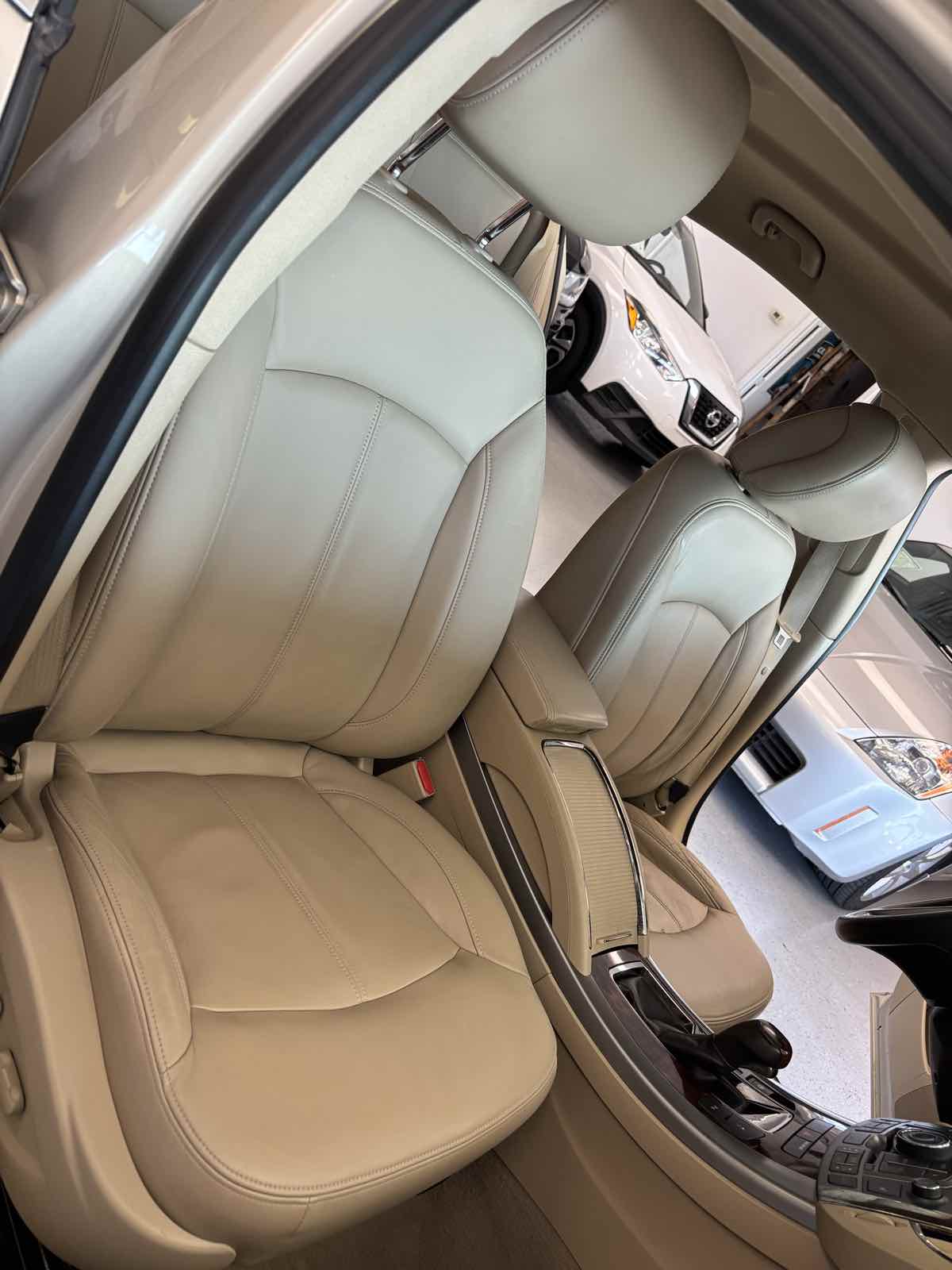 2010 Buick LaCrosse CXL photo 22