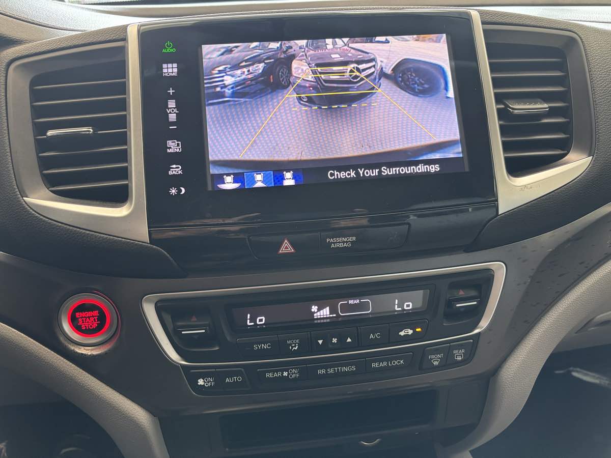 2016 Honda Pilot EX photo 16