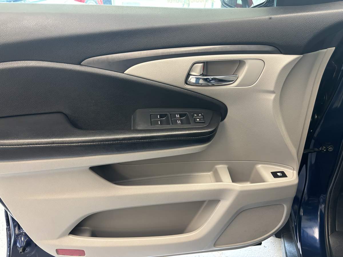 2016 Honda Pilot EX photo 19