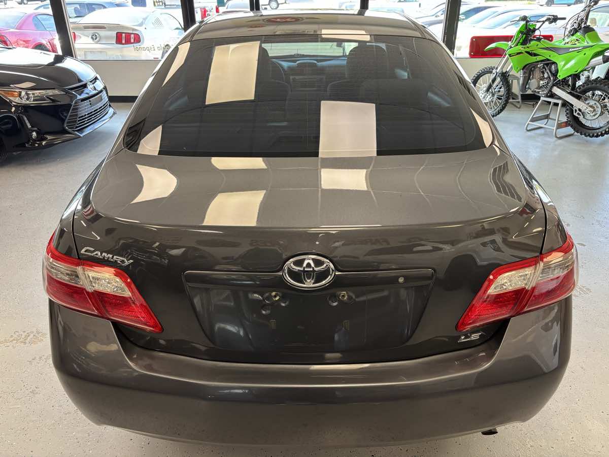 2008 Toyota Camry LE photo 10