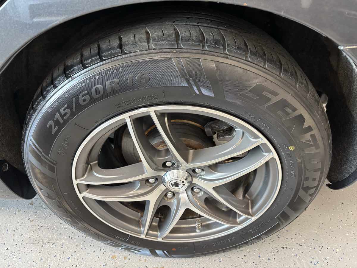 2008 Toyota Camry LE photo 24