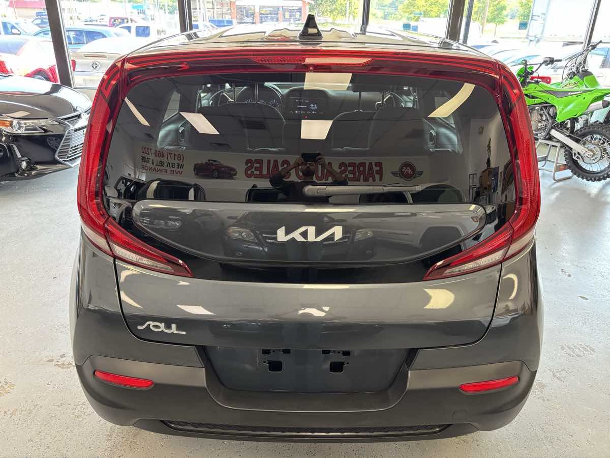 2022 Kia Soul LX - Photo 9