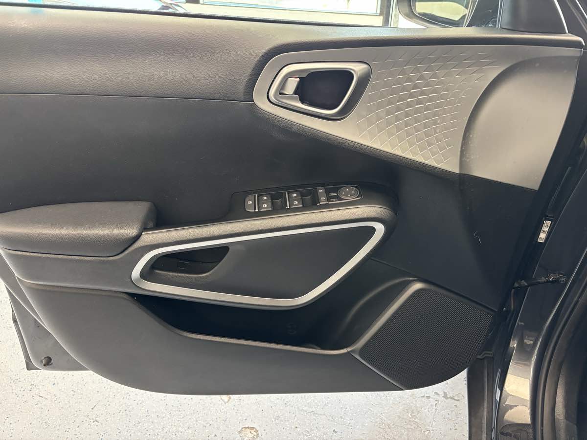 2022 Kia Soul LX - Photo 20