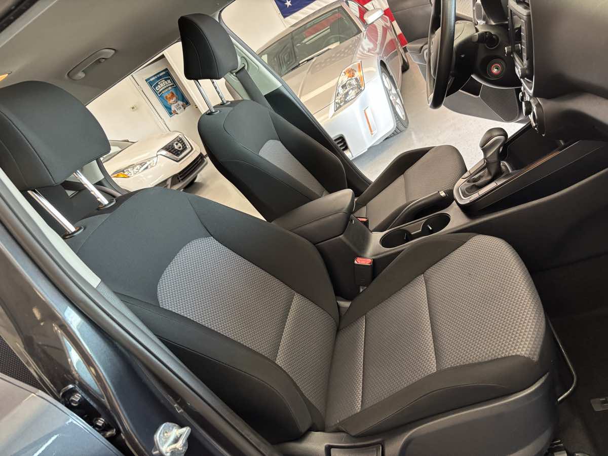 2022 Kia Soul LX - Photo 12