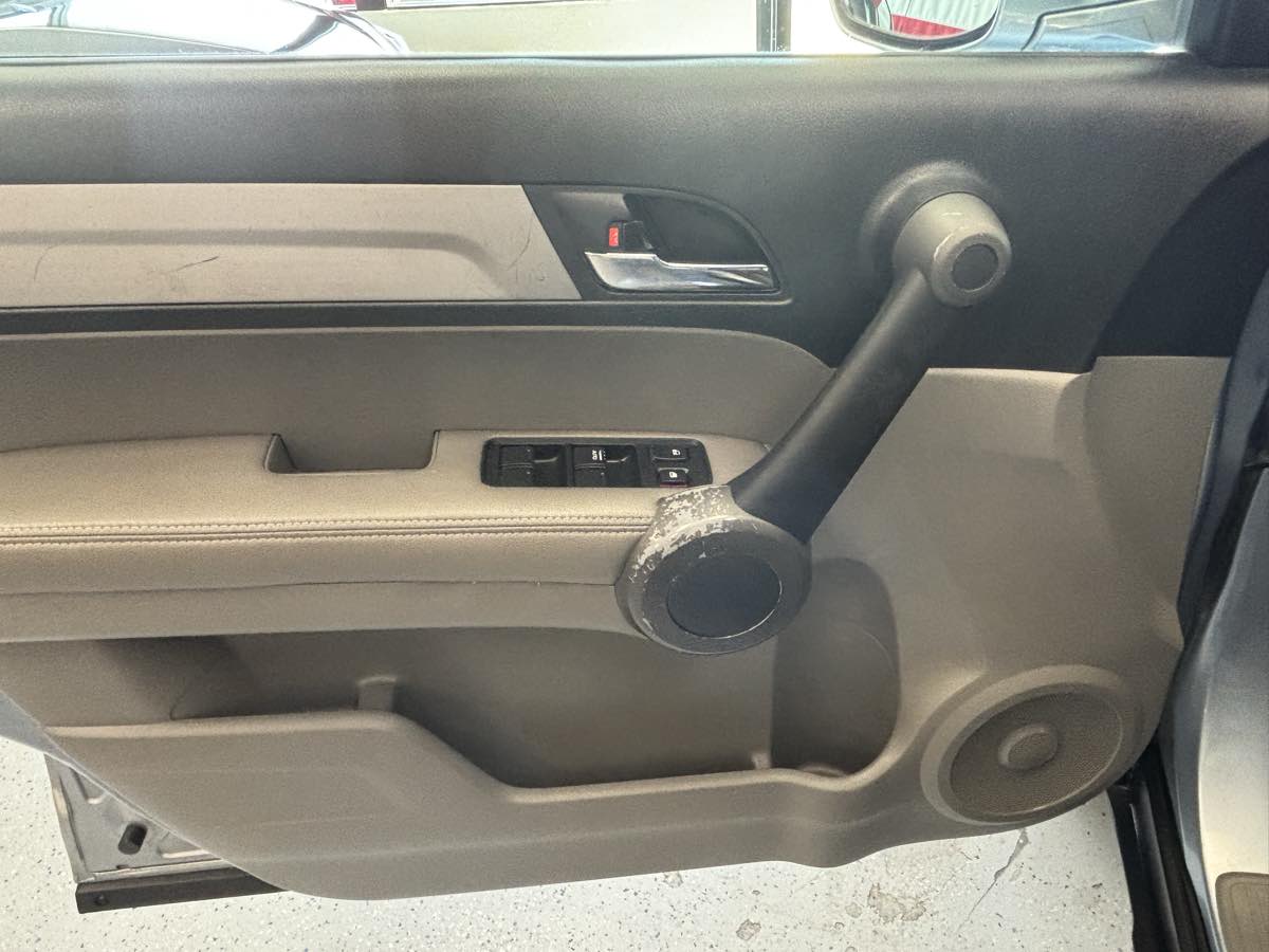 2010 Honda CR-V EX-L photo 18