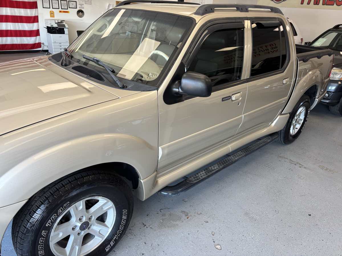 2005 Ford Explorer Sport Trac XLS photo 3