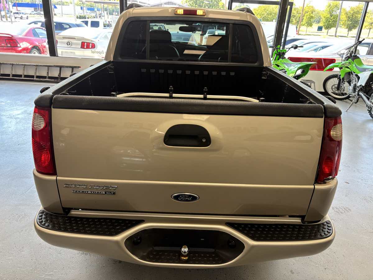 2005 Ford Explorer Sport Trac XLS photo 9