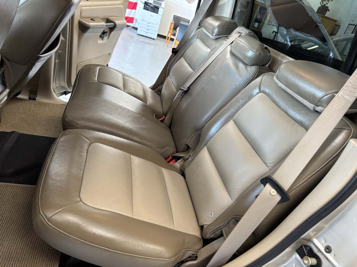 2005 Ford Explorer Sport Trac XLS photo 22