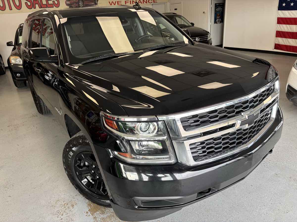 2019 Chevrolet Tahoe LS photo 3