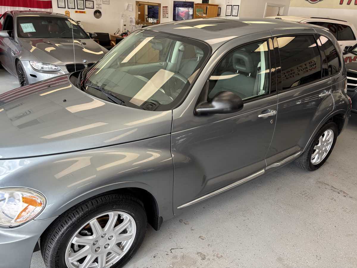 2010 Chrysler PT Cruiser Touring photo 3