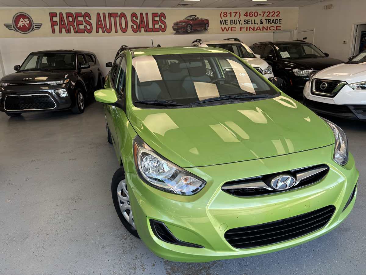 2012 Hyundai Accent GS photo 4