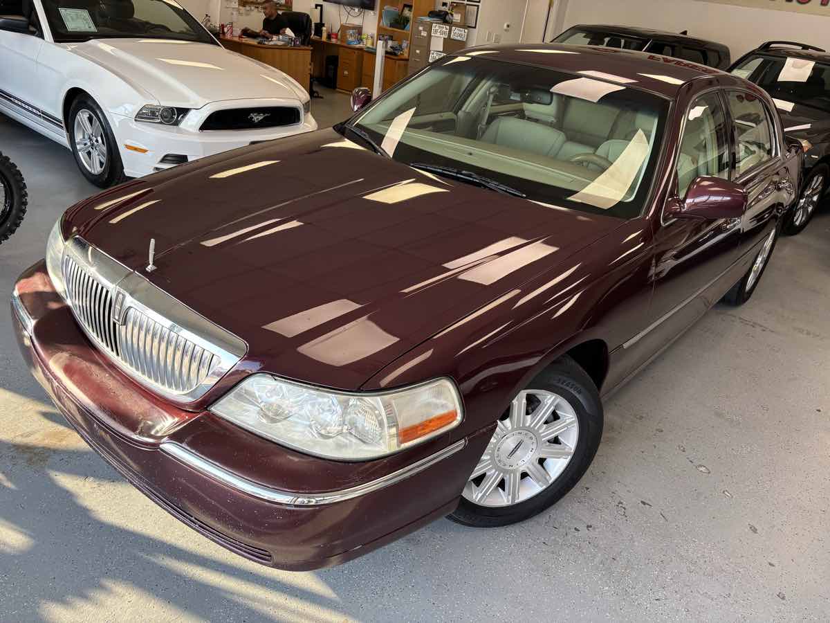 2007 Lincoln Town Car Signature Limited photo 4