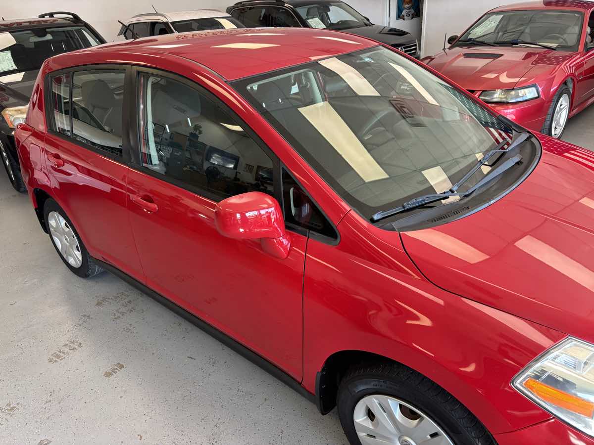 2011 Nissan Versa 1.8 S photo 3