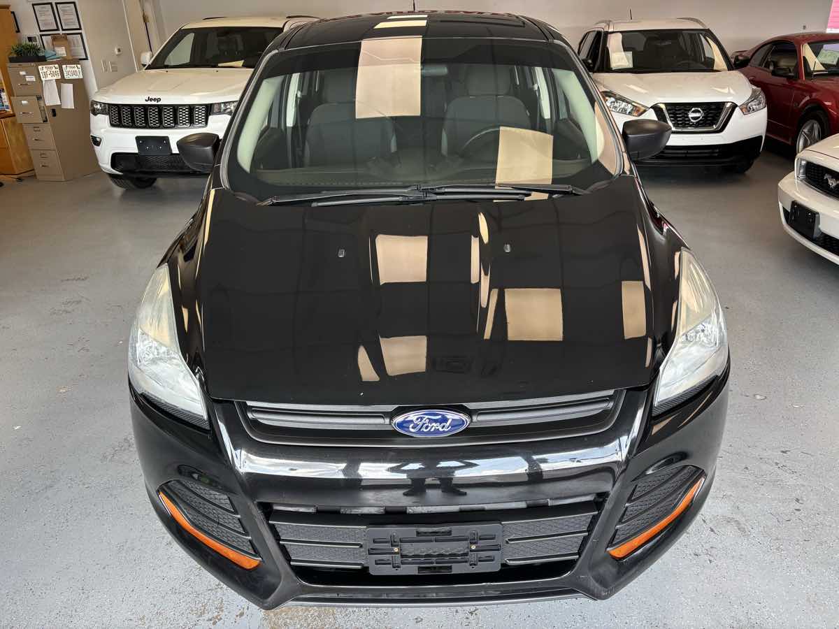 2014 Ford Escape S photo 2