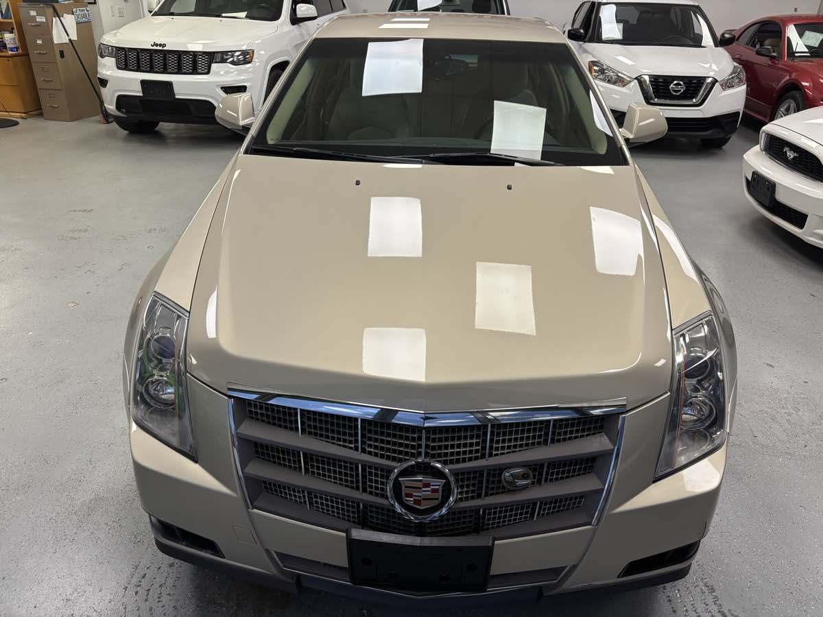 2009 Cadillac CTS Luxury photo 2