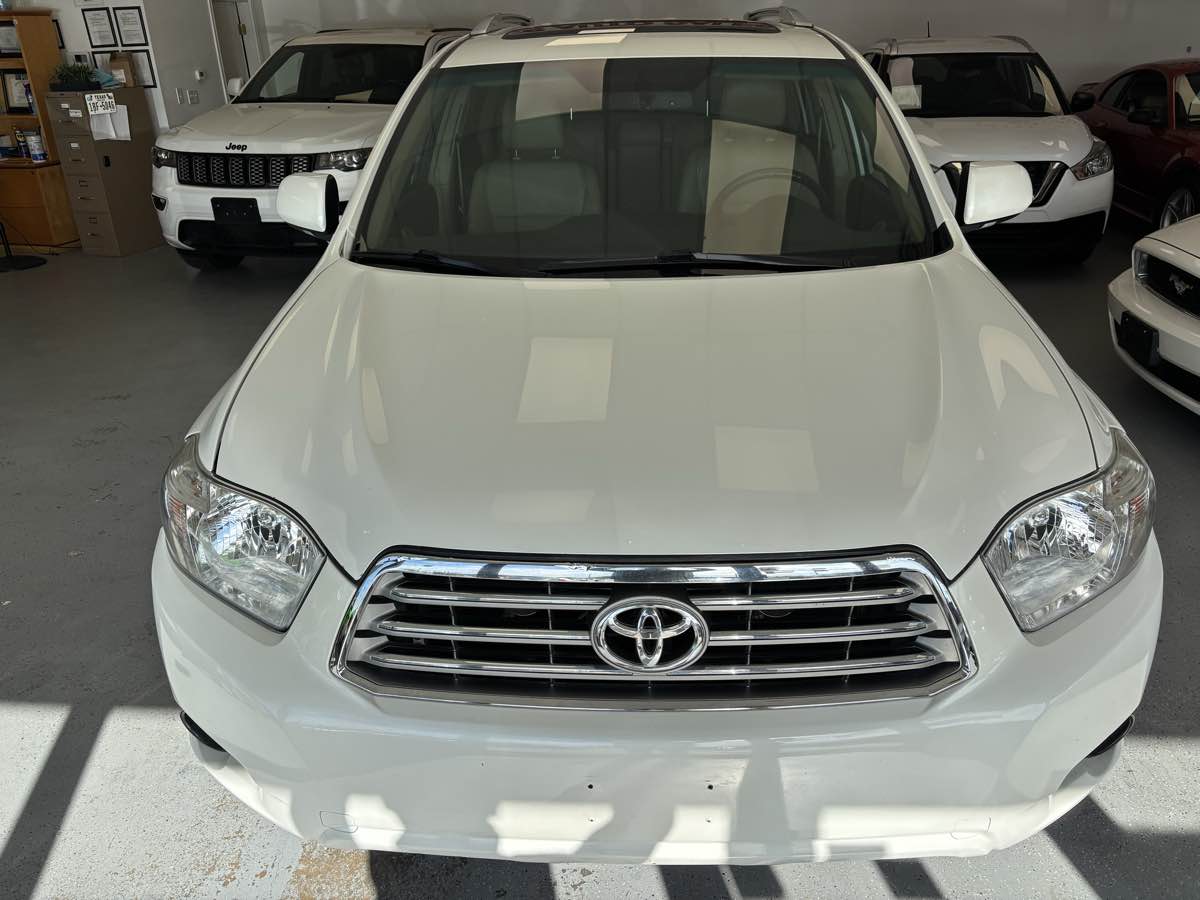 2010 Toyota Highlander Limited photo 2
