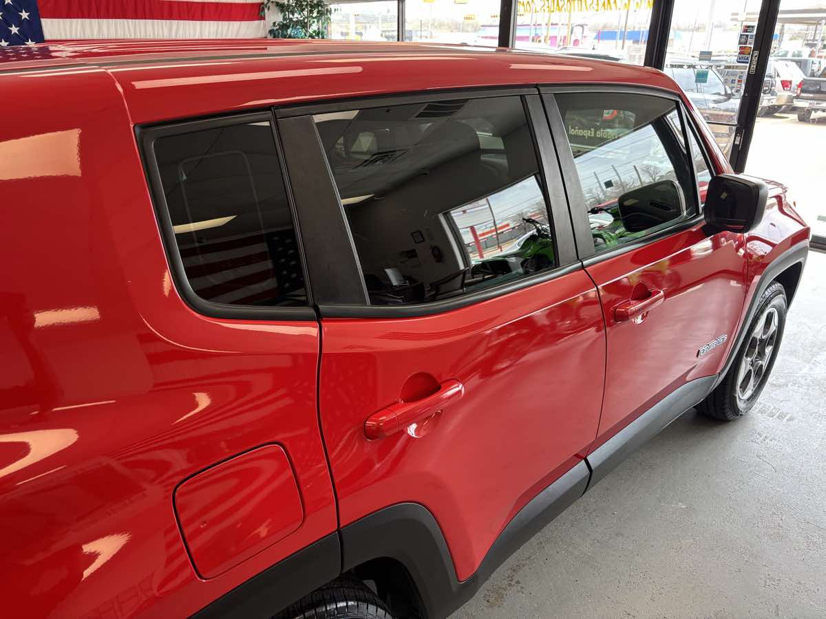 Jeep Renegade photo 11