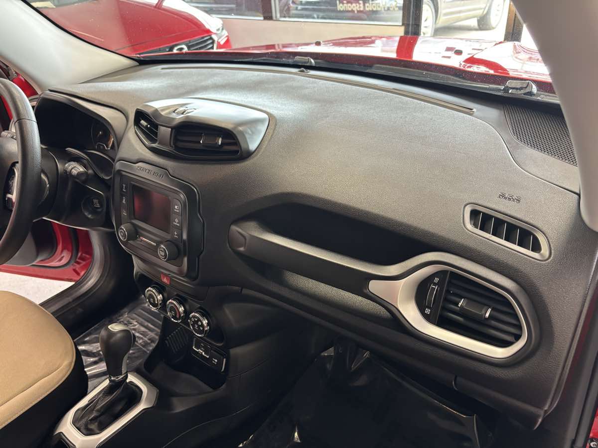 Jeep Renegade photo 15