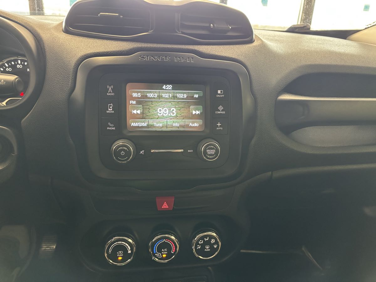 Jeep Renegade photo 17