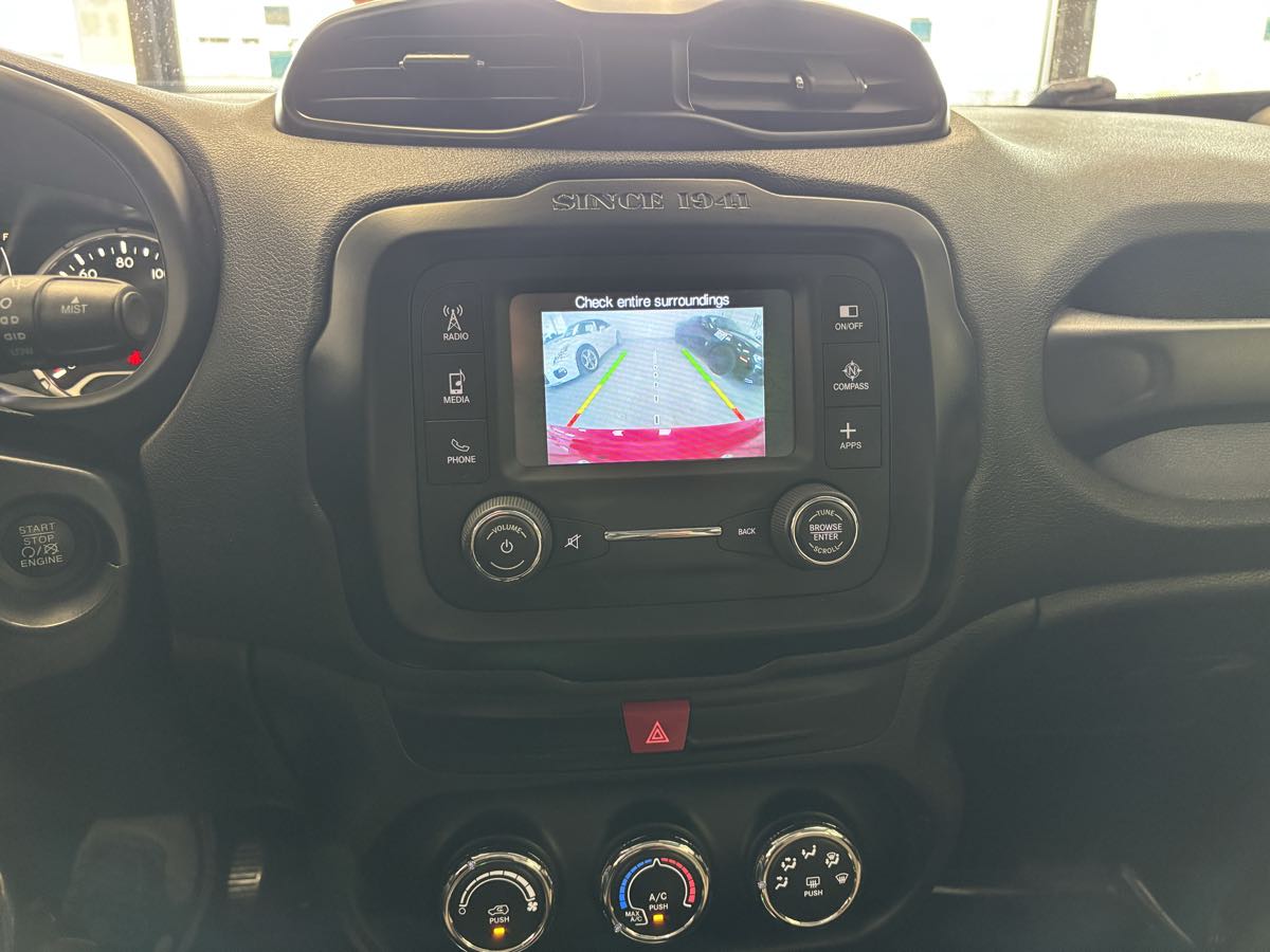 Jeep Renegade photo 18