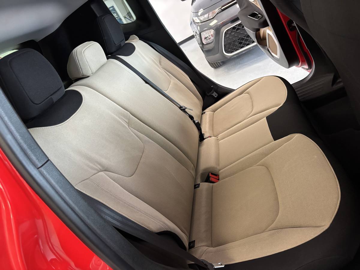 Jeep Renegade photo 23