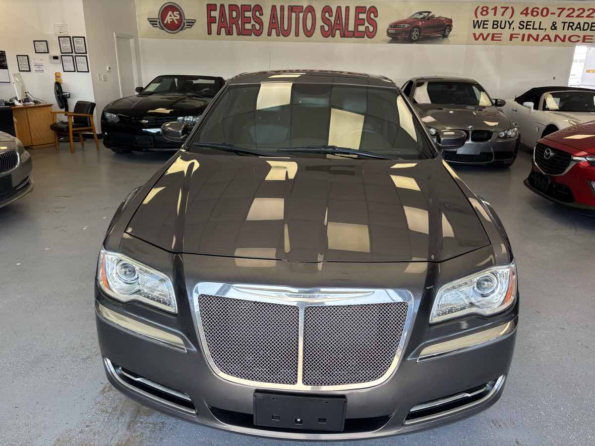 2013 Chrysler 300 -'s photo