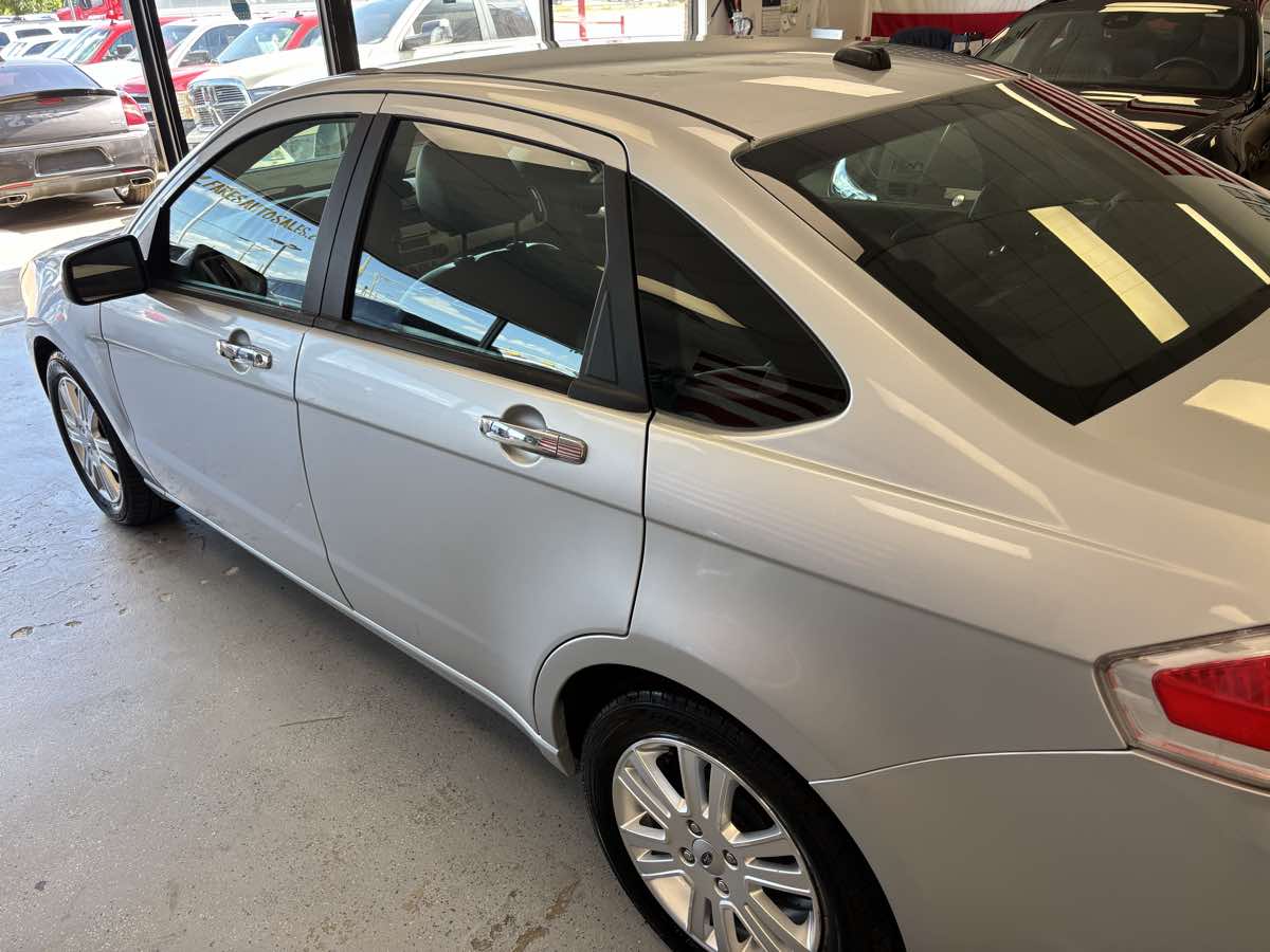 Ford Focus photo 12
