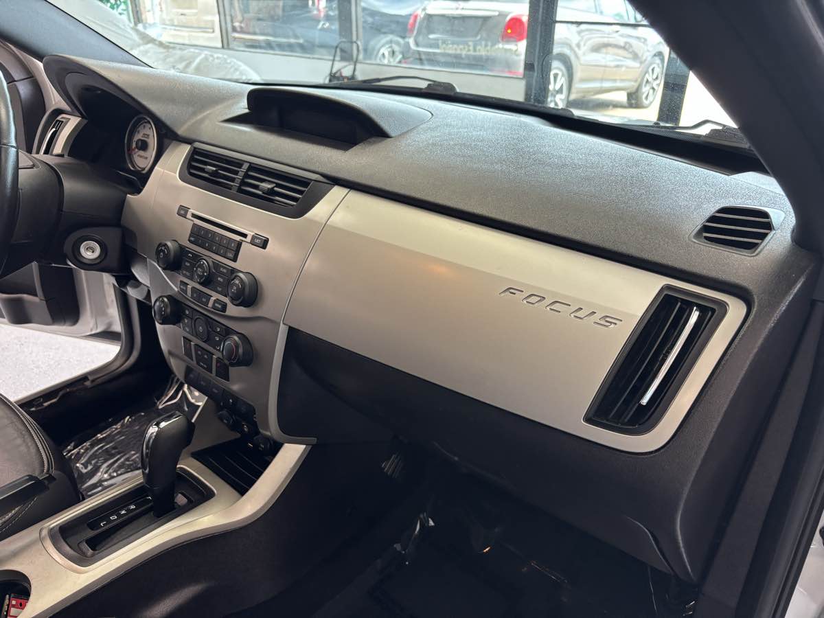 Ford Focus photo 14