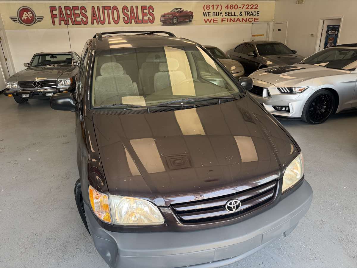2002 Toyota Sienna LE