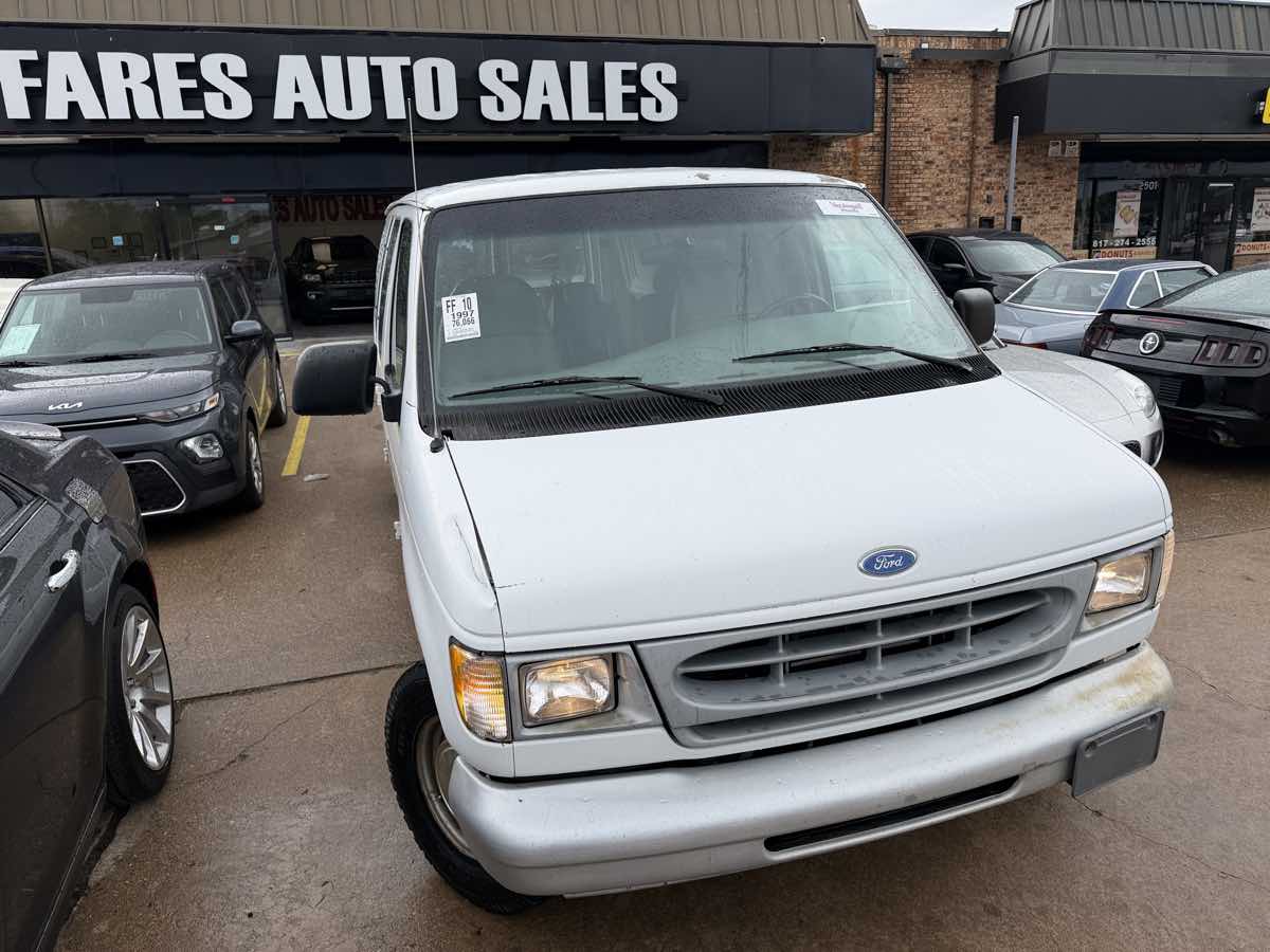 1997 Ford E-Series E-150's photo