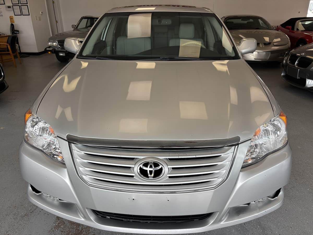 Toyota Avalon photo 2