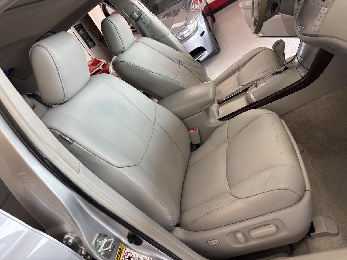 Toyota Avalon photo 16