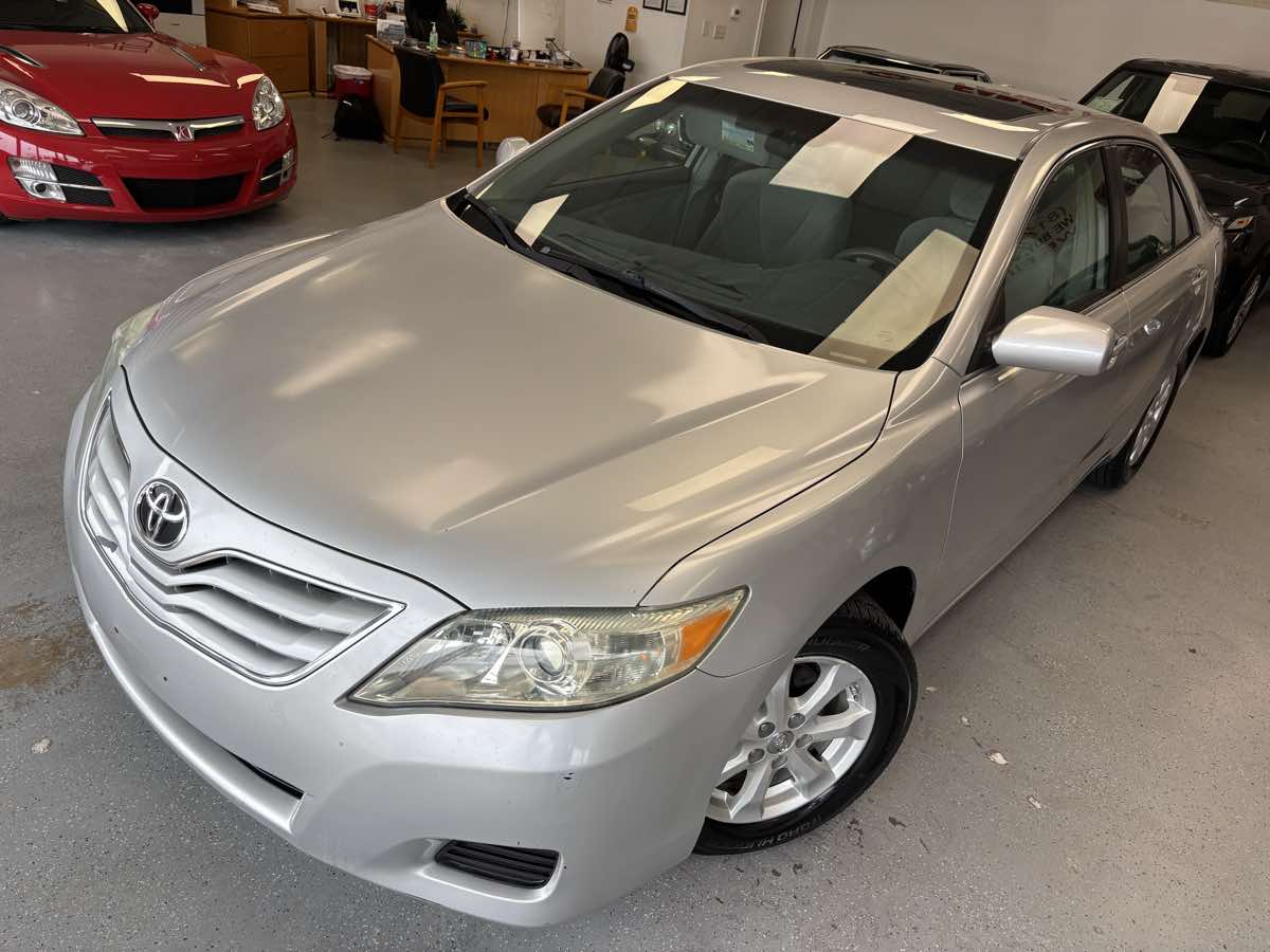 Toyota Camry photo 5