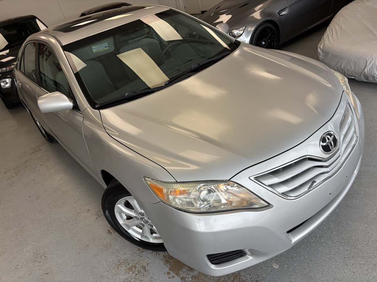 Toyota Camry photo 7